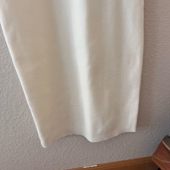 Merokeety Off the Shoulder Long Sleeve Cream Midi Dress - Picture 7 of 10